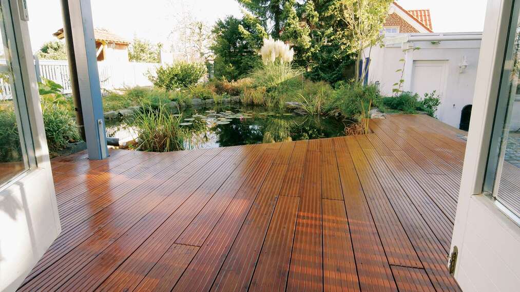 exterior paint vs wood stain for deck